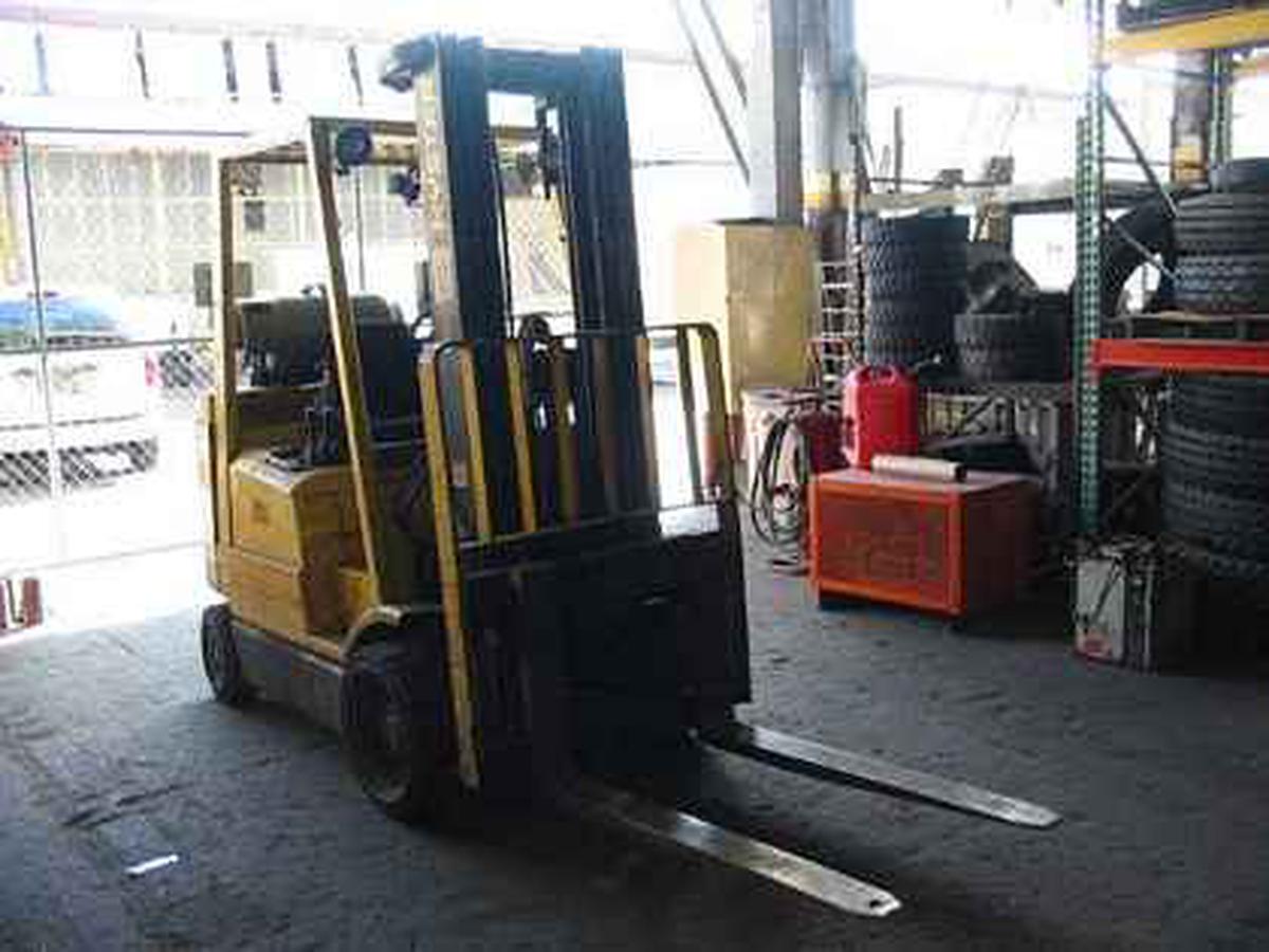 2000 Hyster S60XM