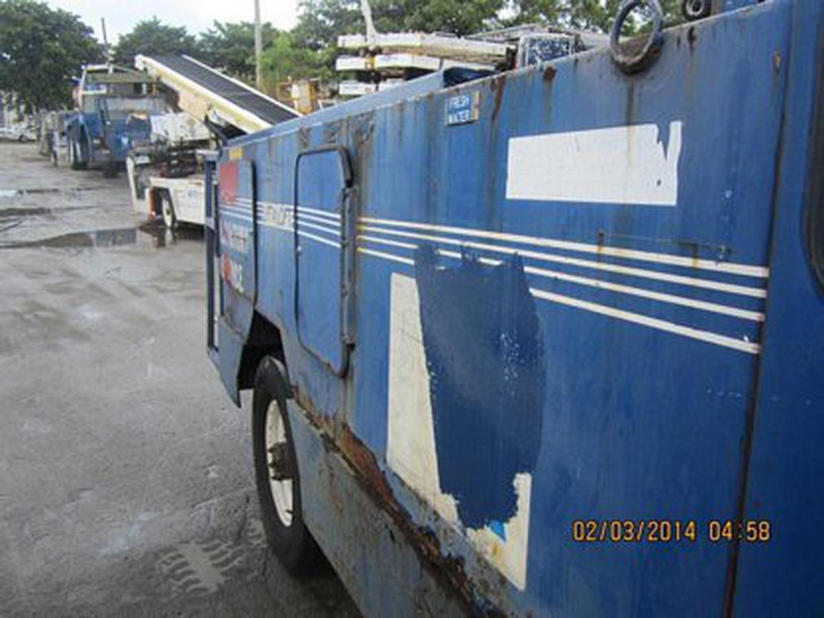 1998 Lift-A-Loft APV- LAV