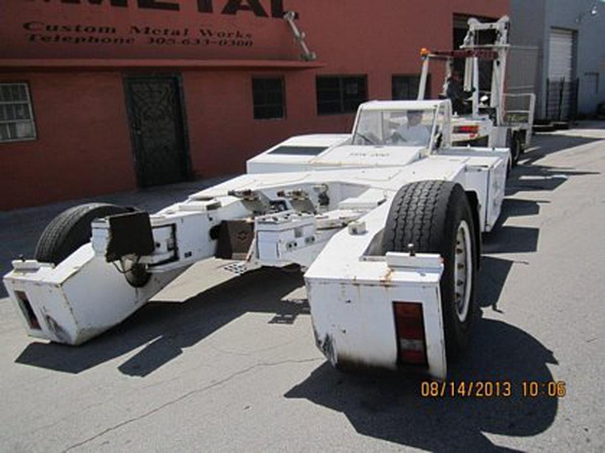 Towbarless Push Back Tractor TLD TPX-200