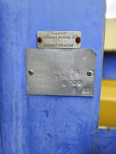 Belt Loader Tug 660E