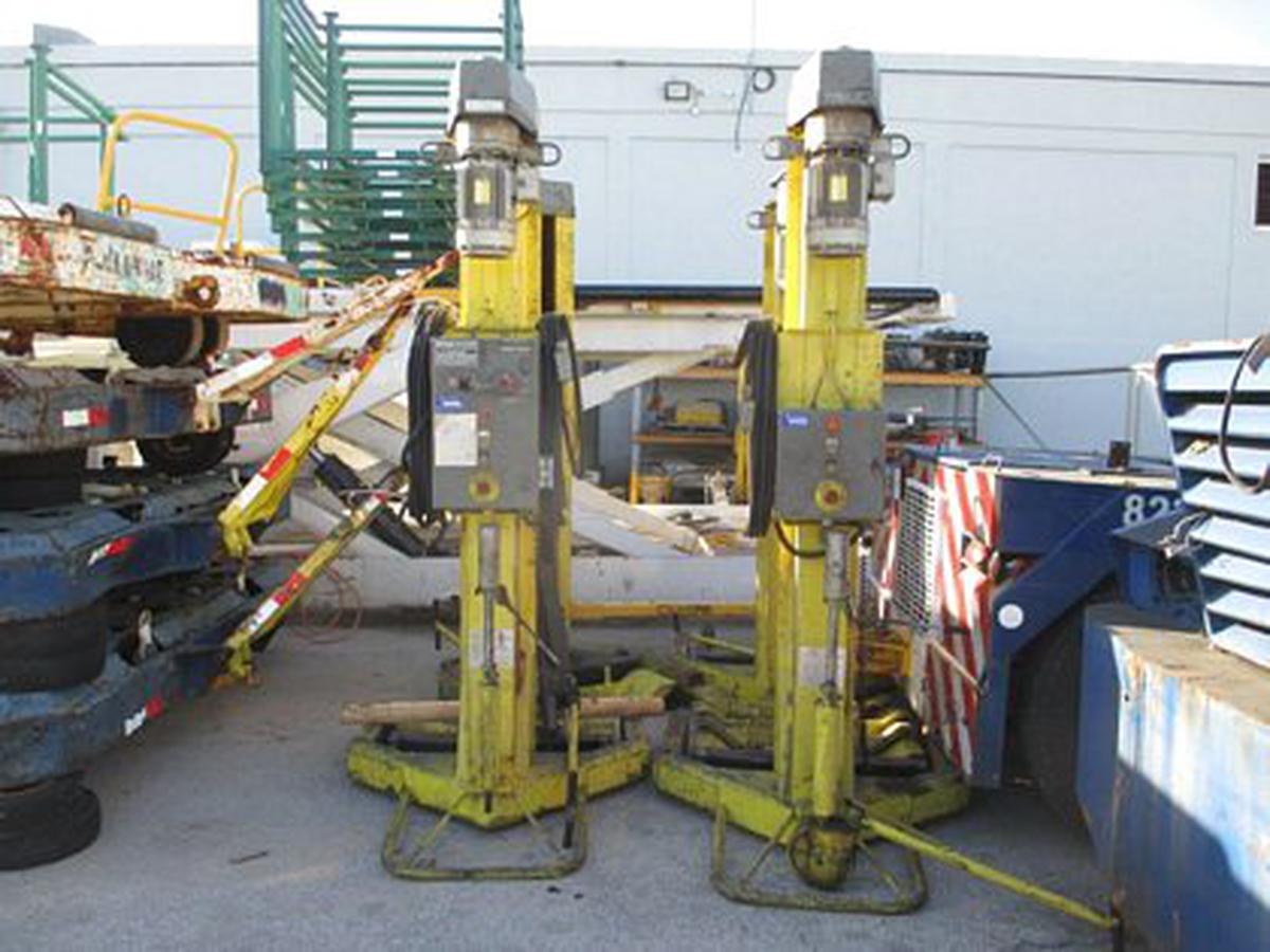 1983 Sefac 1200M50- Mobile Motor Lift