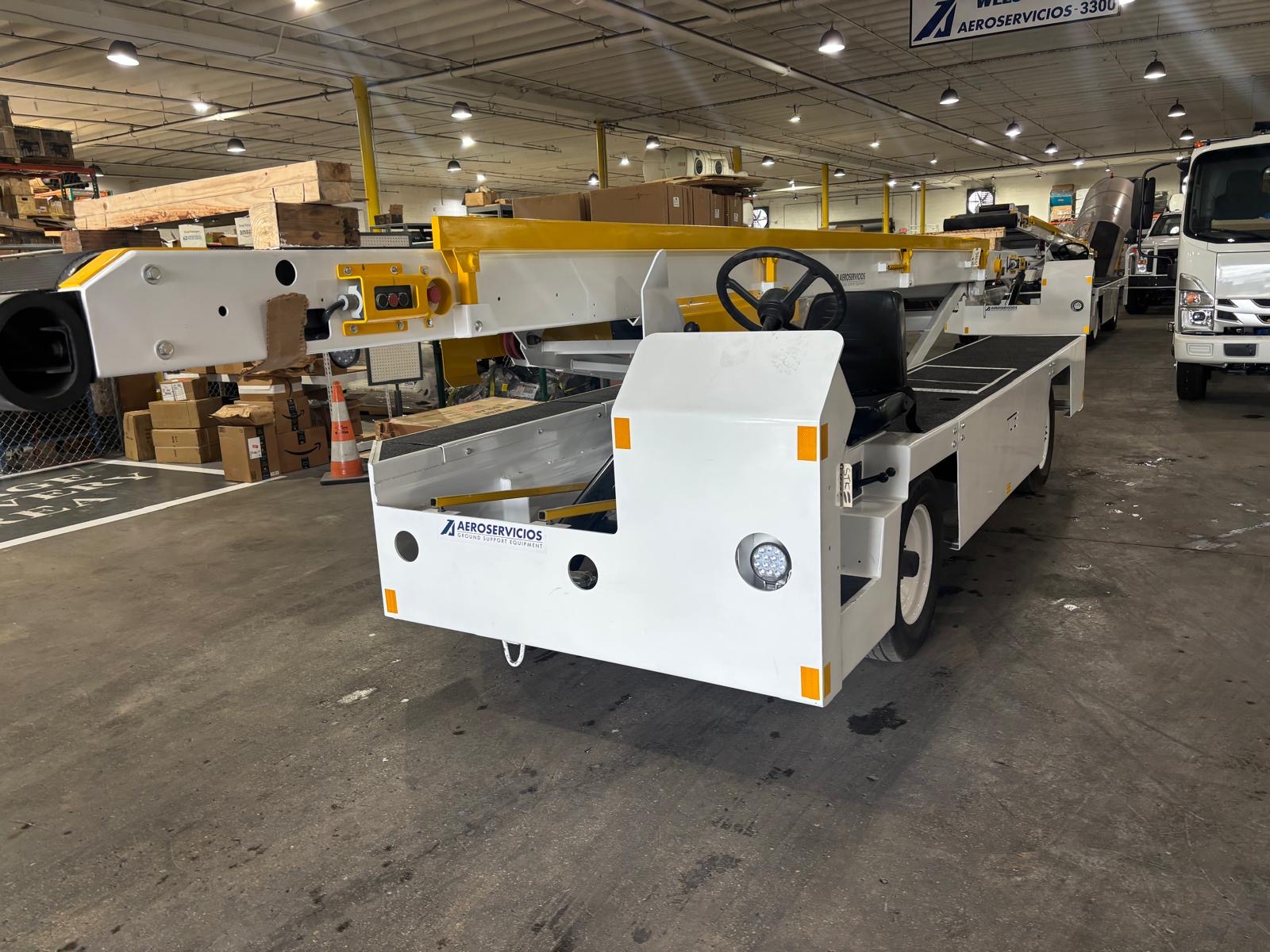 Belt Loader Tug 660