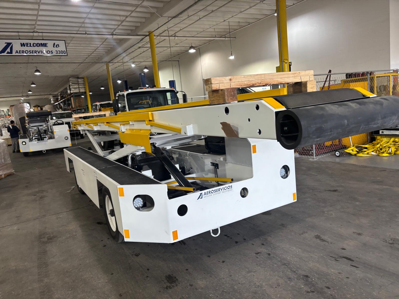 Belt Loader Tug 660