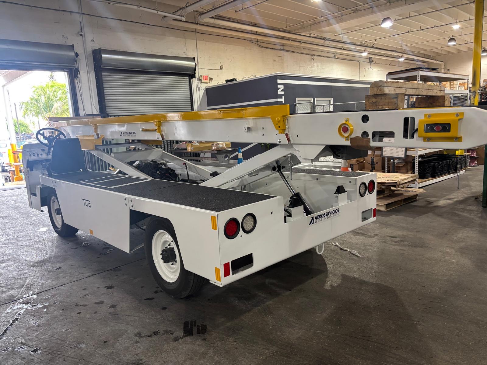 Belt Loader Tug 660