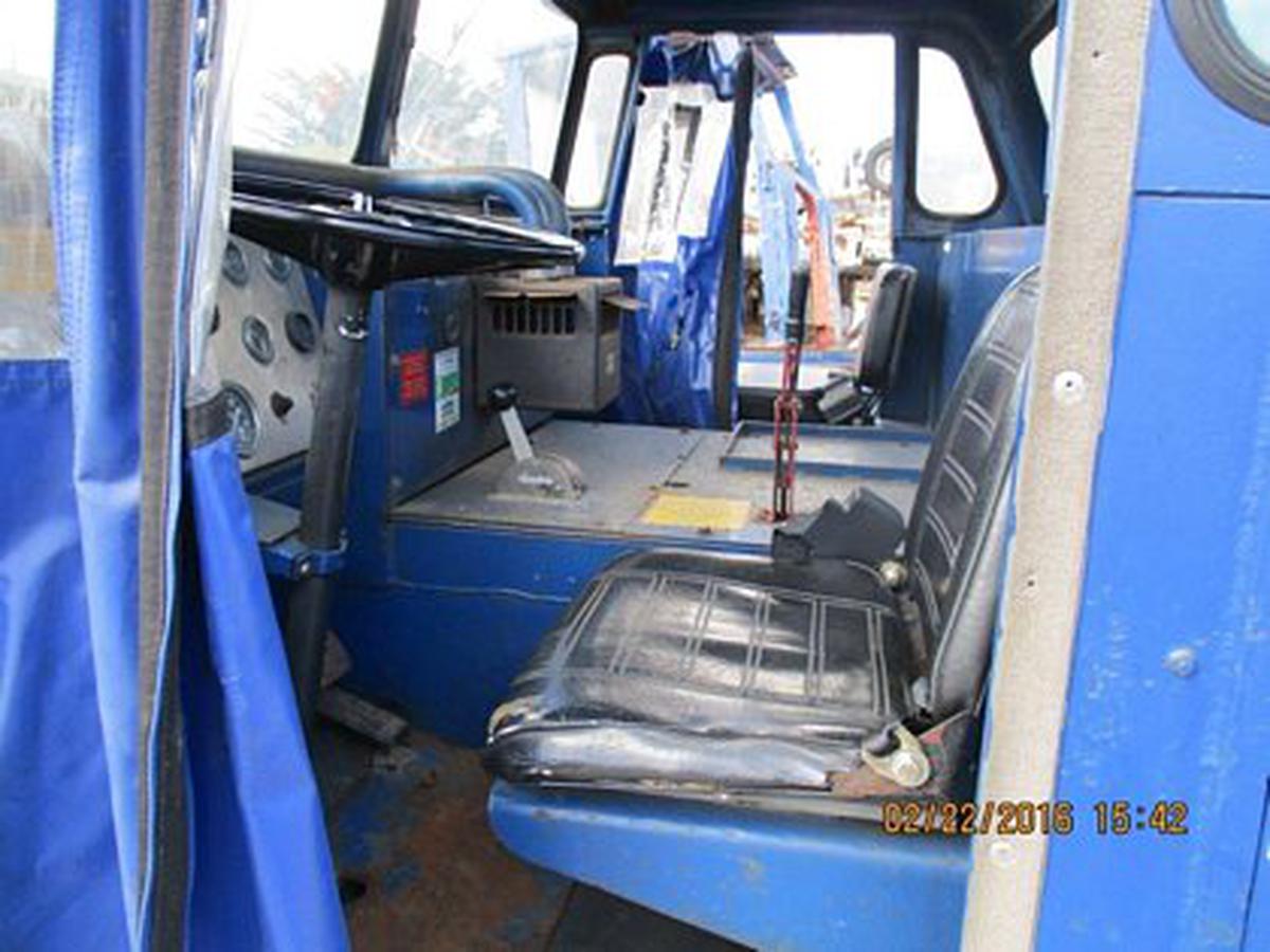 Push Back Tractor Hough-Paymover T-300
