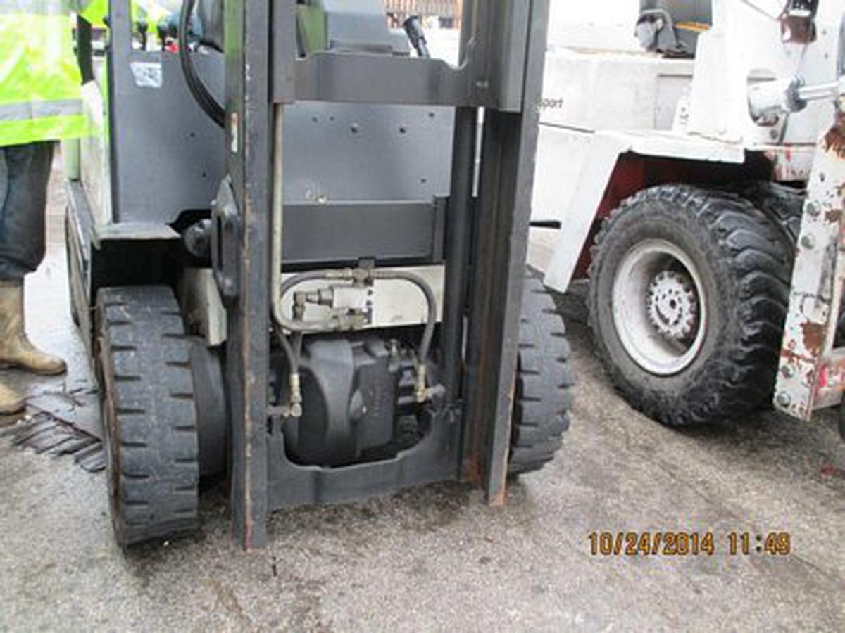 1998 Yale GLP050