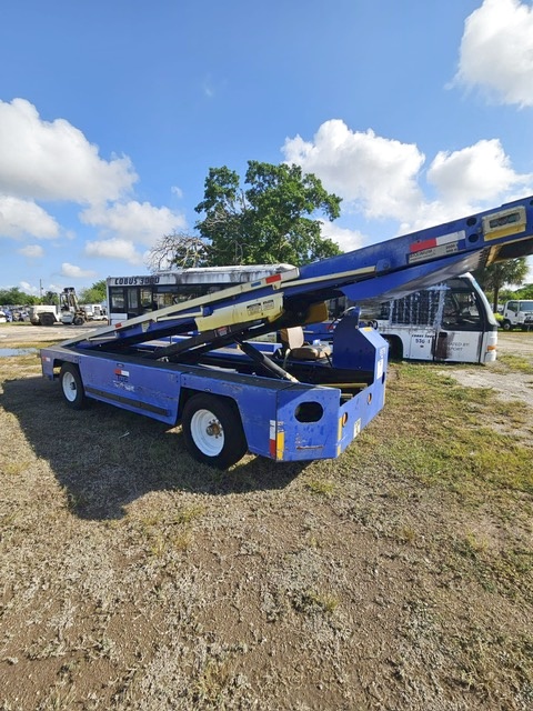 Belt Loader Tug 660E
