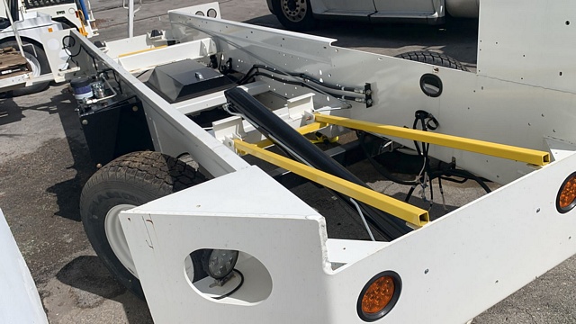Belt Loader Tug 660E