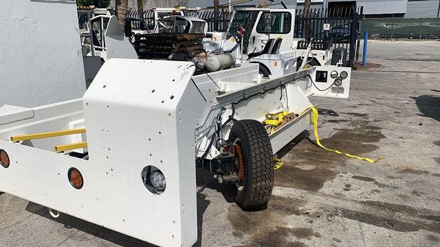Belt Loader Tug 660E