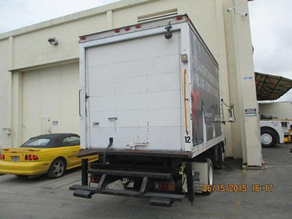 Catering Truck Tesco Hi-Lift Inc./Isuzu CL40-12