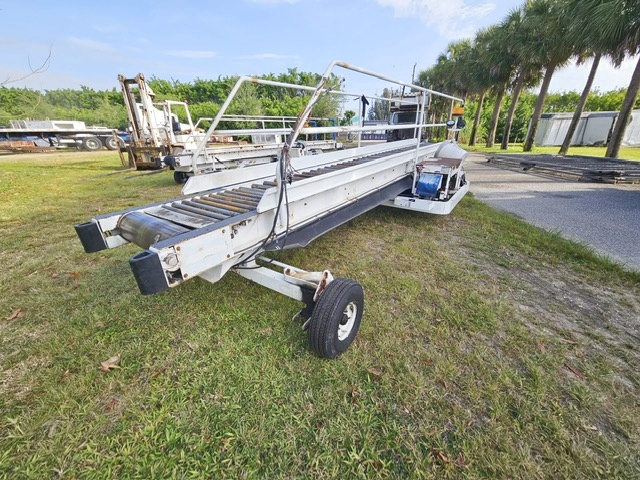 Towable Belt Loader Wasp A01771D-3853