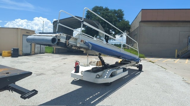 Towable Belt Loader Wasp A01771D-3650