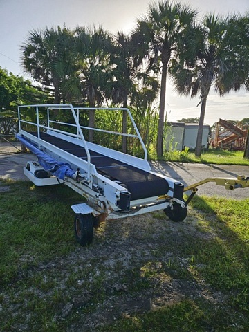 Towable Belt Loader Wasp A01771D-3650