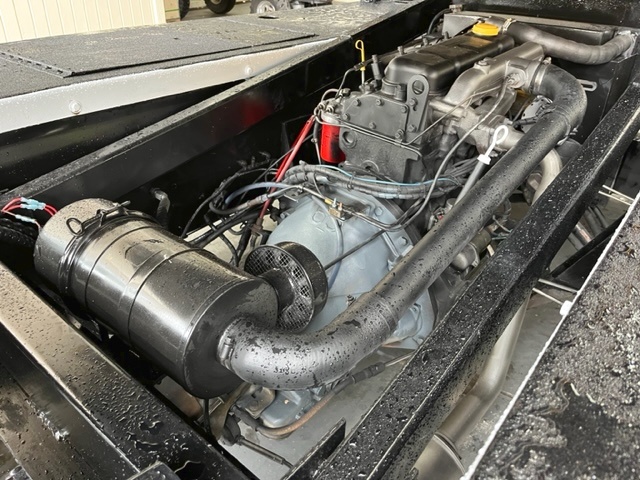 Belt Loader Tug 660