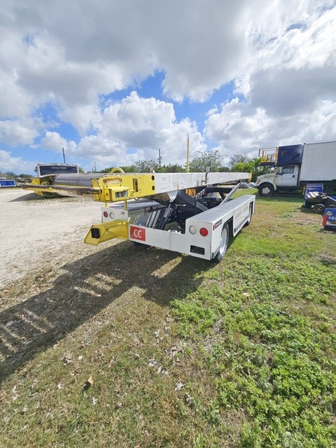 Belt Loader Tug 660