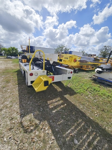 Belt Loader Tug 660