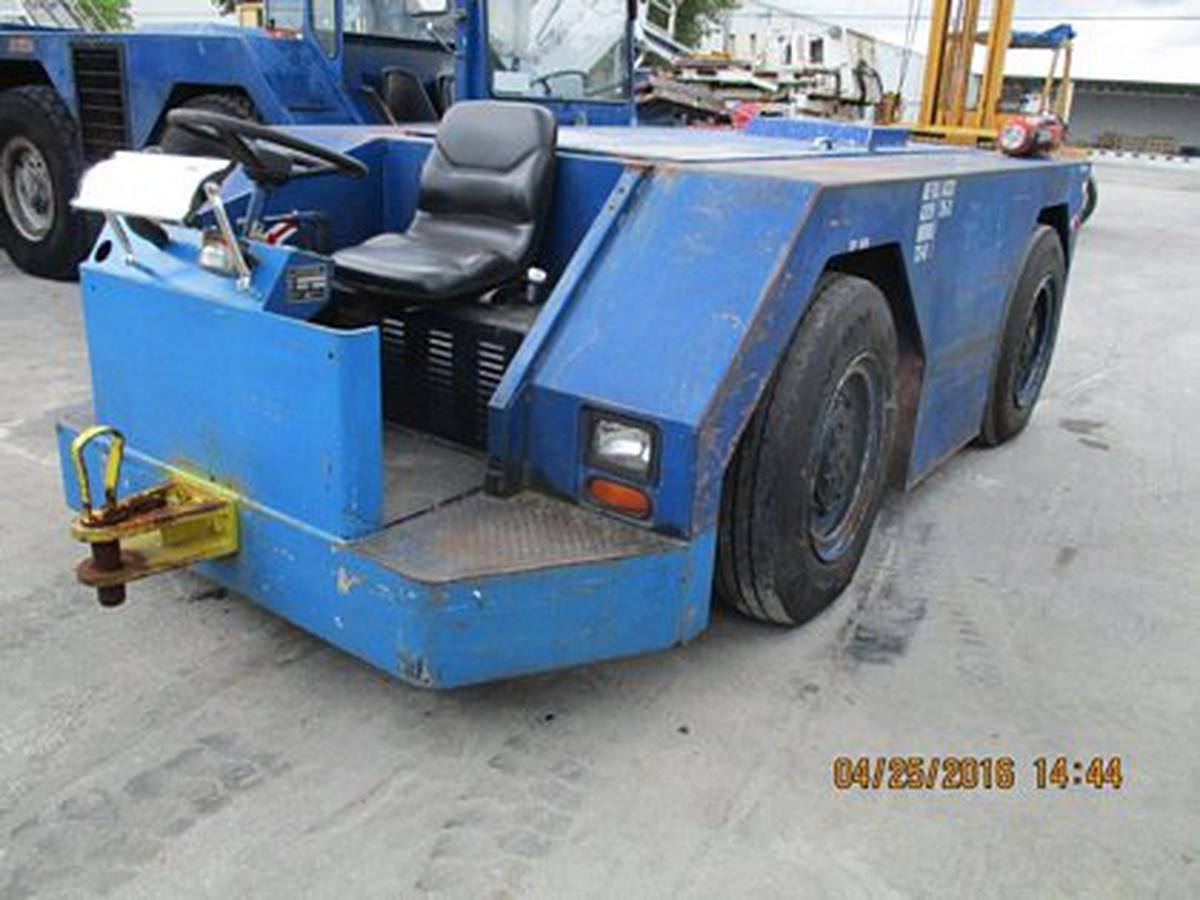 Push Back Tractor S&S GT-1628