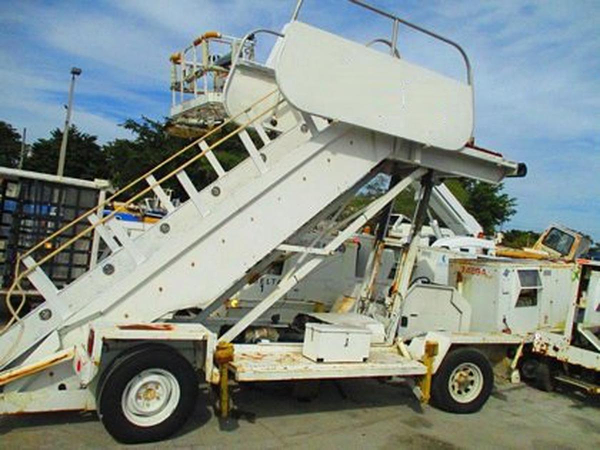 Motorized Passenger Stair Wollard/TLPH 310 DL  - 96/114 in