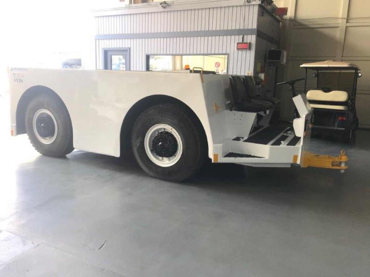Push Back Tractor FMC B-500