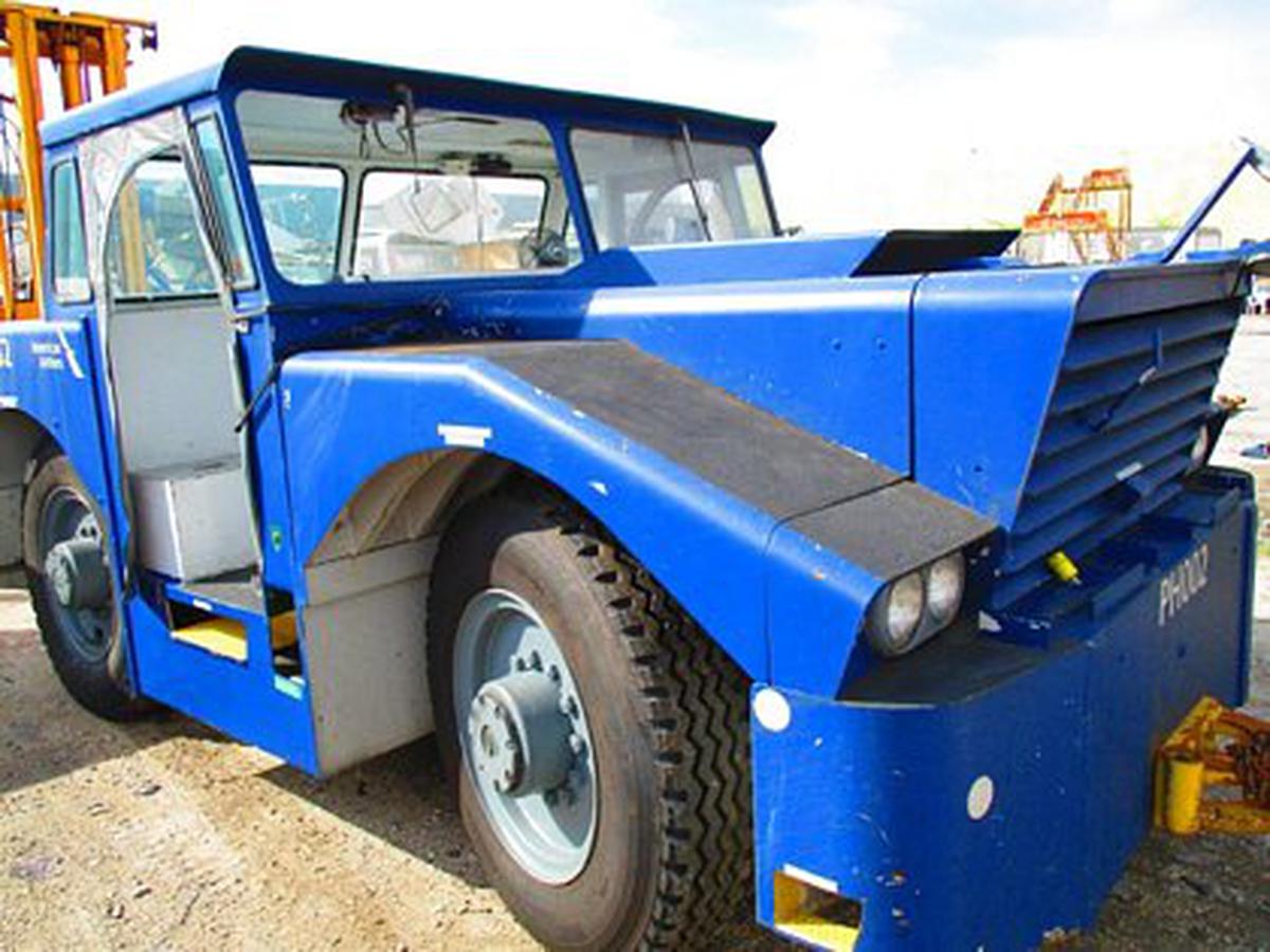 Push Back Tractor Hough-Paymover T-180 FA
