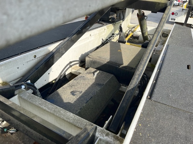 Belt Loader Tug 660E