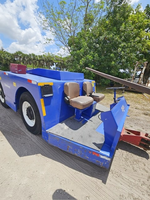 Push Back Tractor FMC B350E