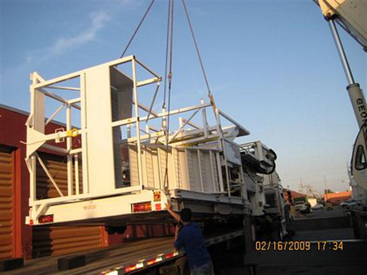 2000 Lewellyn 99