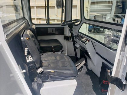 Push Back Tractor FMC B-500