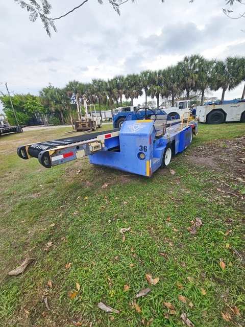 Belt Loader Tug 660E