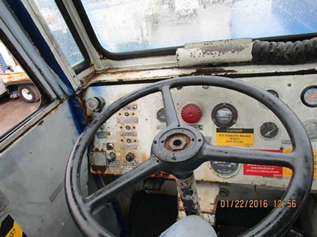 Push Back Tractor Hough-Paymover T-225