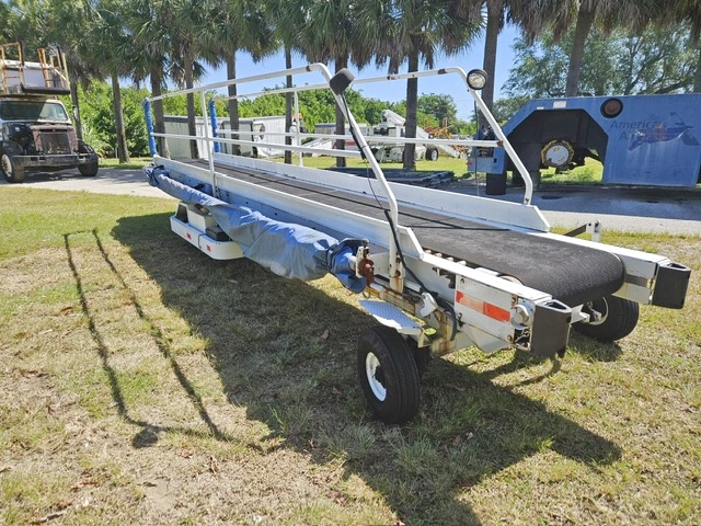 Towable Belt Loader Wasp A01771D-3650
