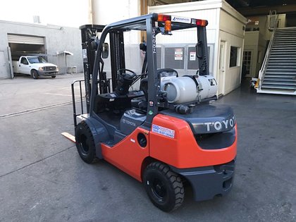 Forklift Toyota 8FGU25 Dual Fuel- 5,000 lb