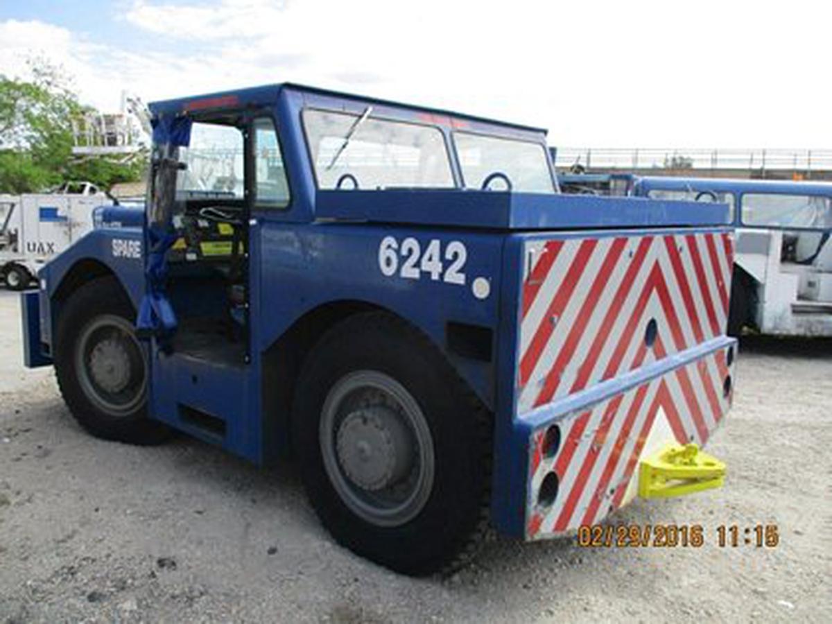 Push Back Tractor Hough-Paymover T-300