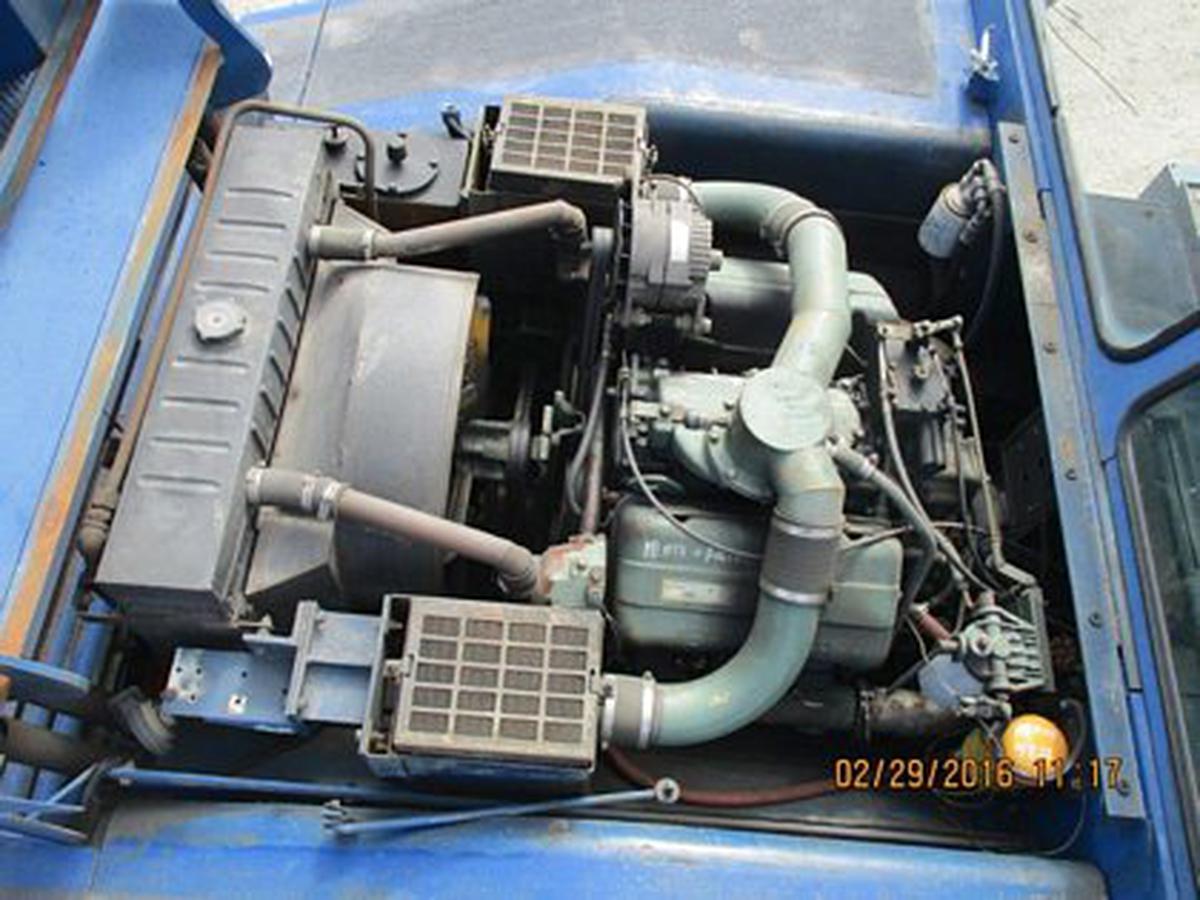 Push Back Tractor Hough-Paymover T-300