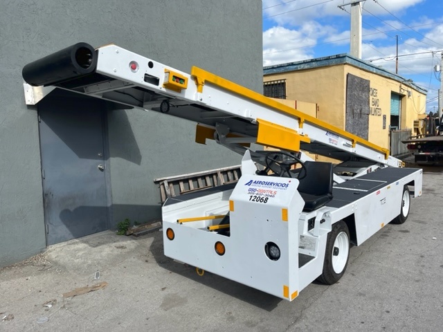Belt Loader Tug 660