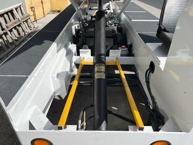 Belt Loader Tug 660