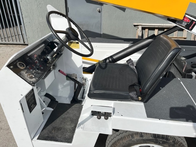 Belt Loader Tug 660