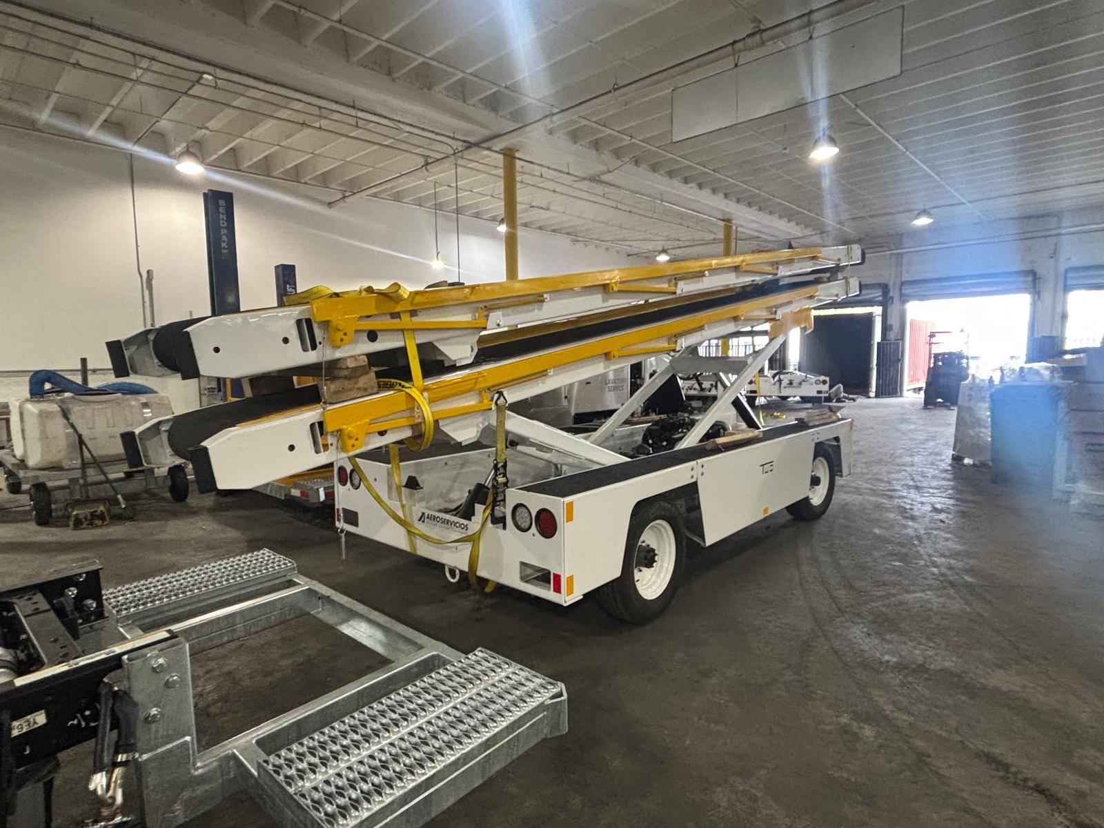 Belt Loader Tug 660