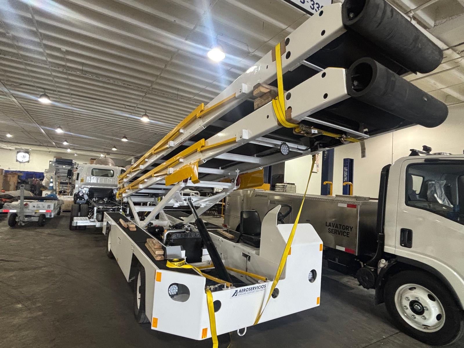 Belt Loader Tug 660