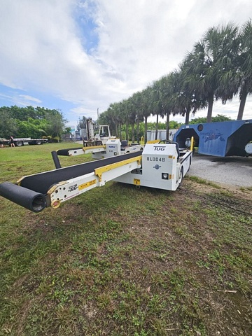 Belt Loader Tug 660E