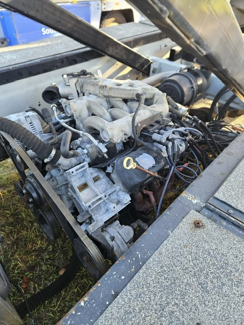 Belt Loader Tug 660