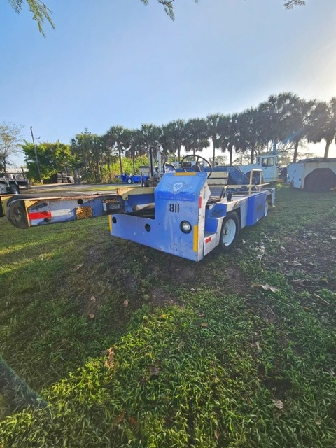 Belt Loader Tug 660E
