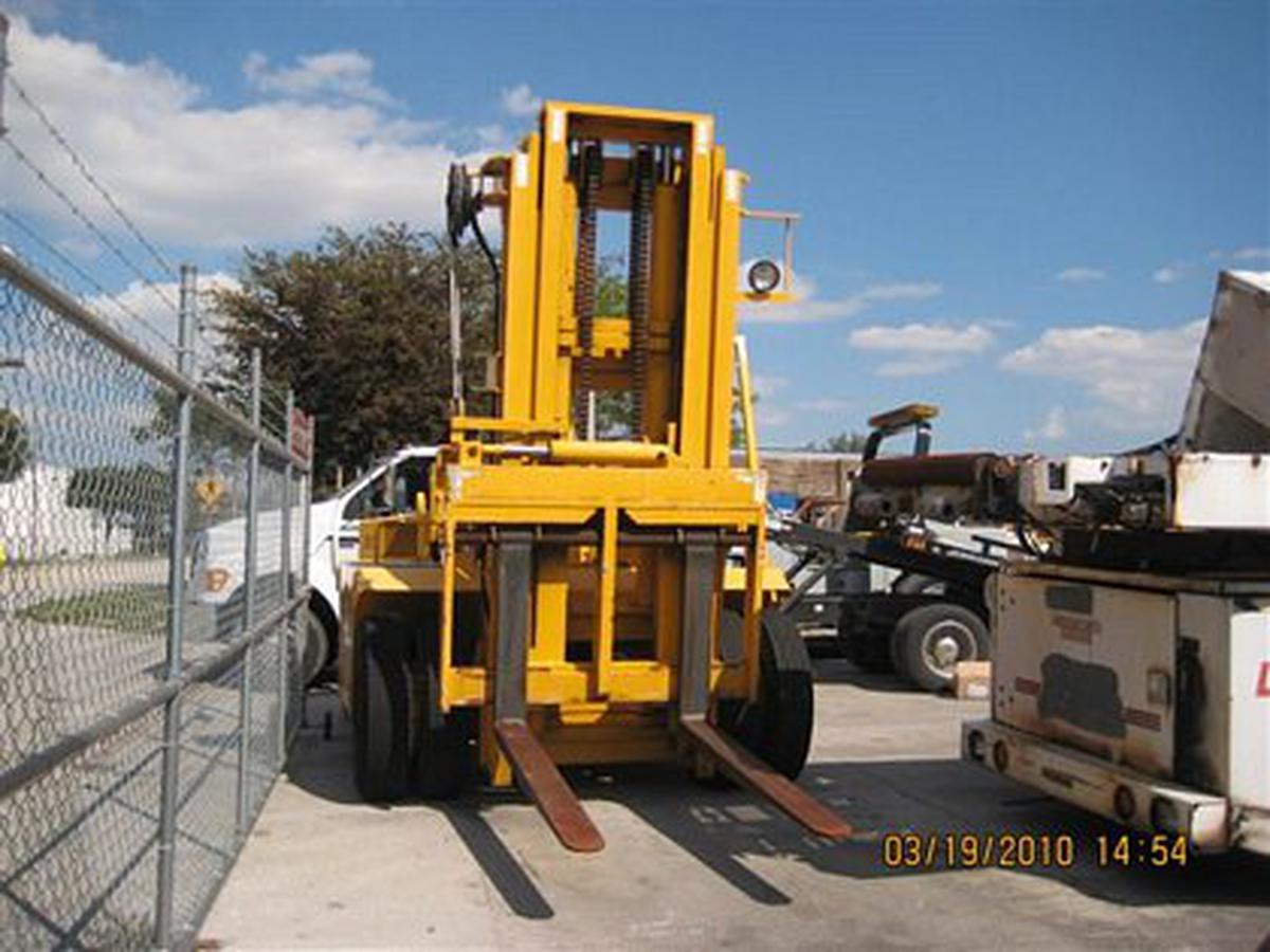 Fork Lift Lansing 823