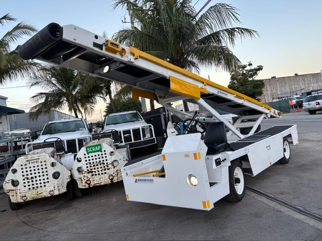 Belt Loader Tug 660