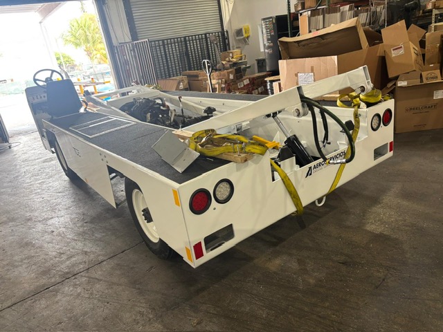Belt Loader Tug 660