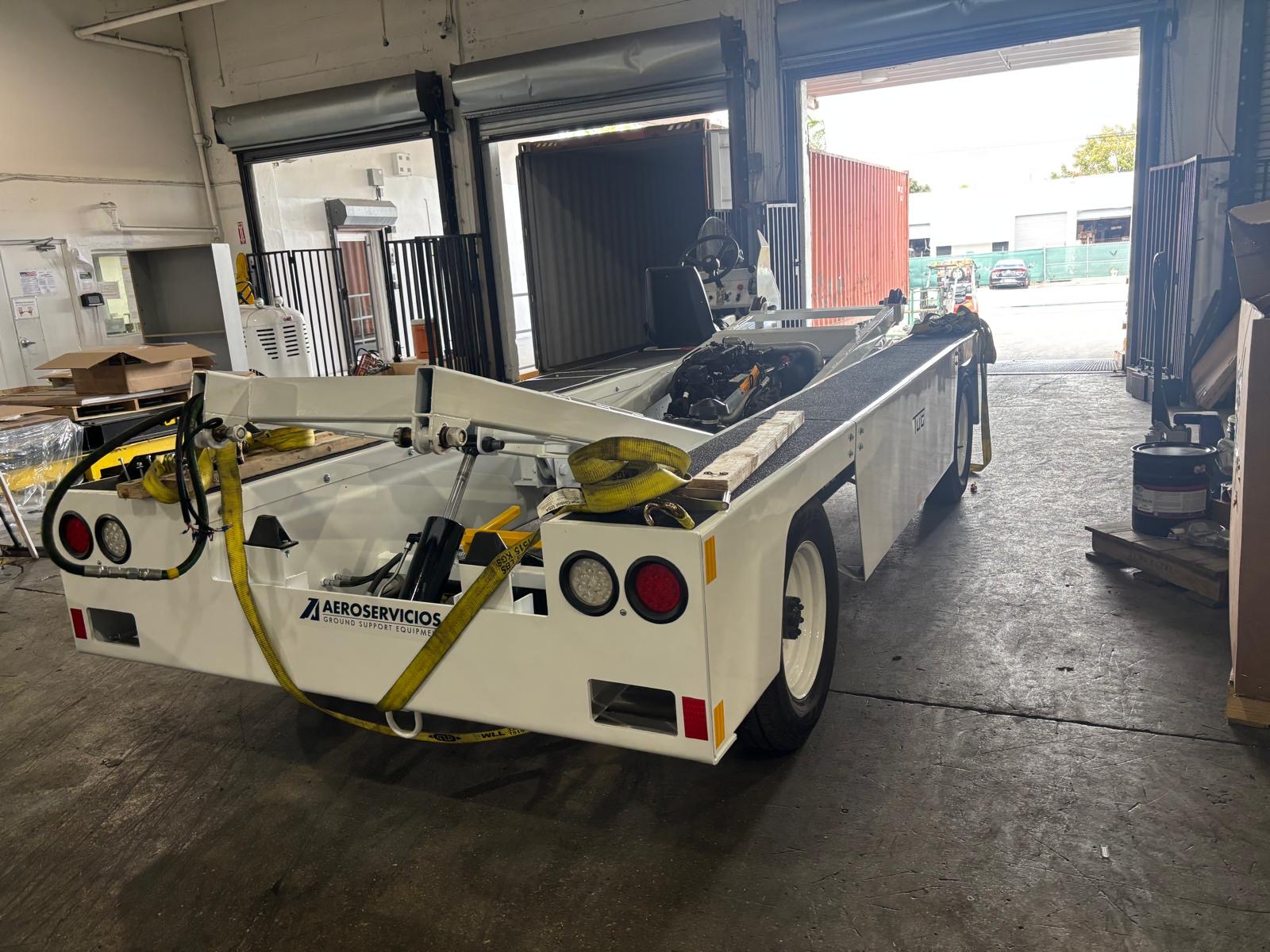 Belt Loader Tug 660