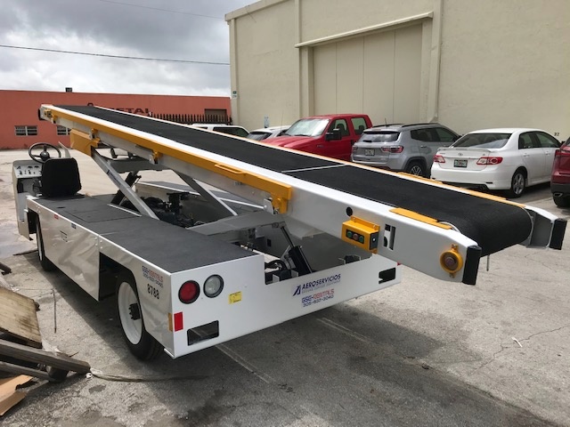 Belt Loader Tug 660