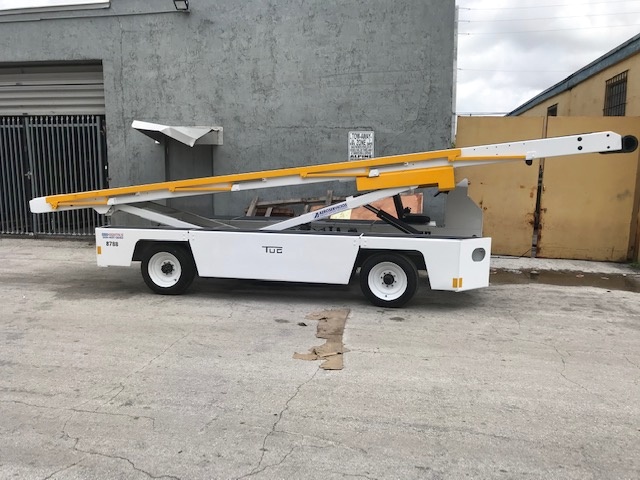 Belt Loader Tug 660