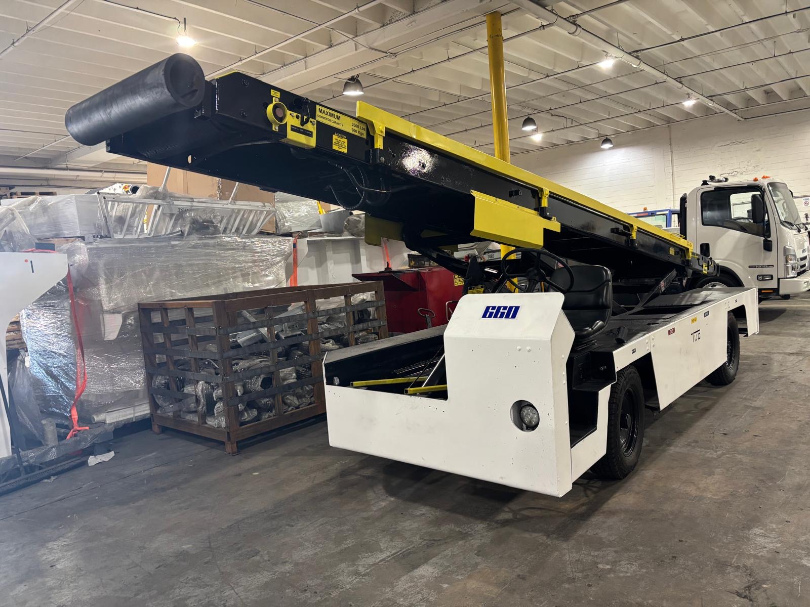 Belt Loader Tug 660