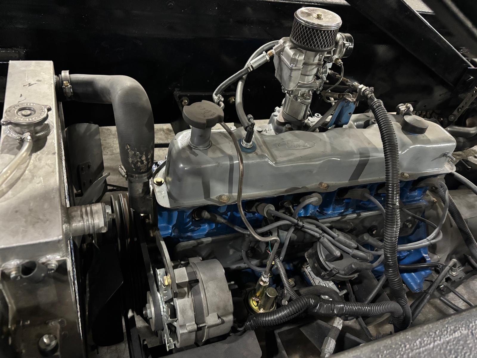 Belt Loader Tug 660